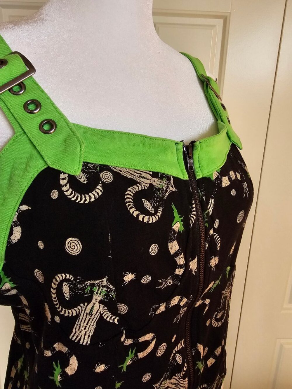 Hot Topic Beetlejuice Sandworm Corset Tank Top L - Picture 3 of 11